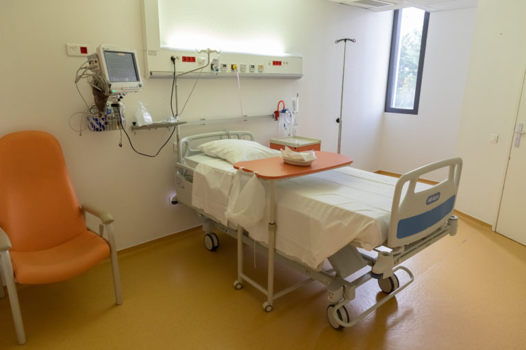 Chambre Urgences et soins intensifs de cardiologie